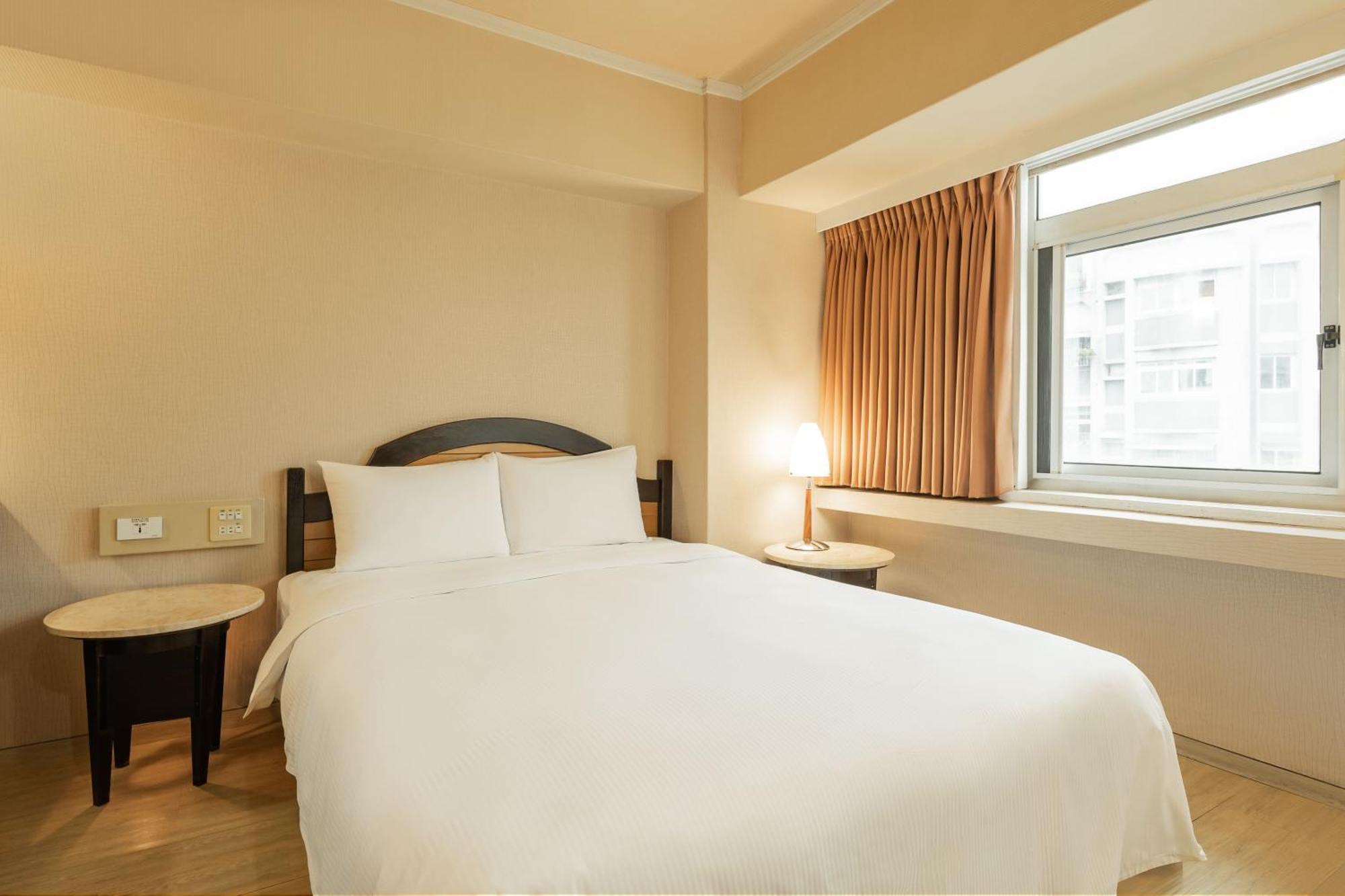 גאושיונג Kindness Hotel Weiwuying חדר תמונה