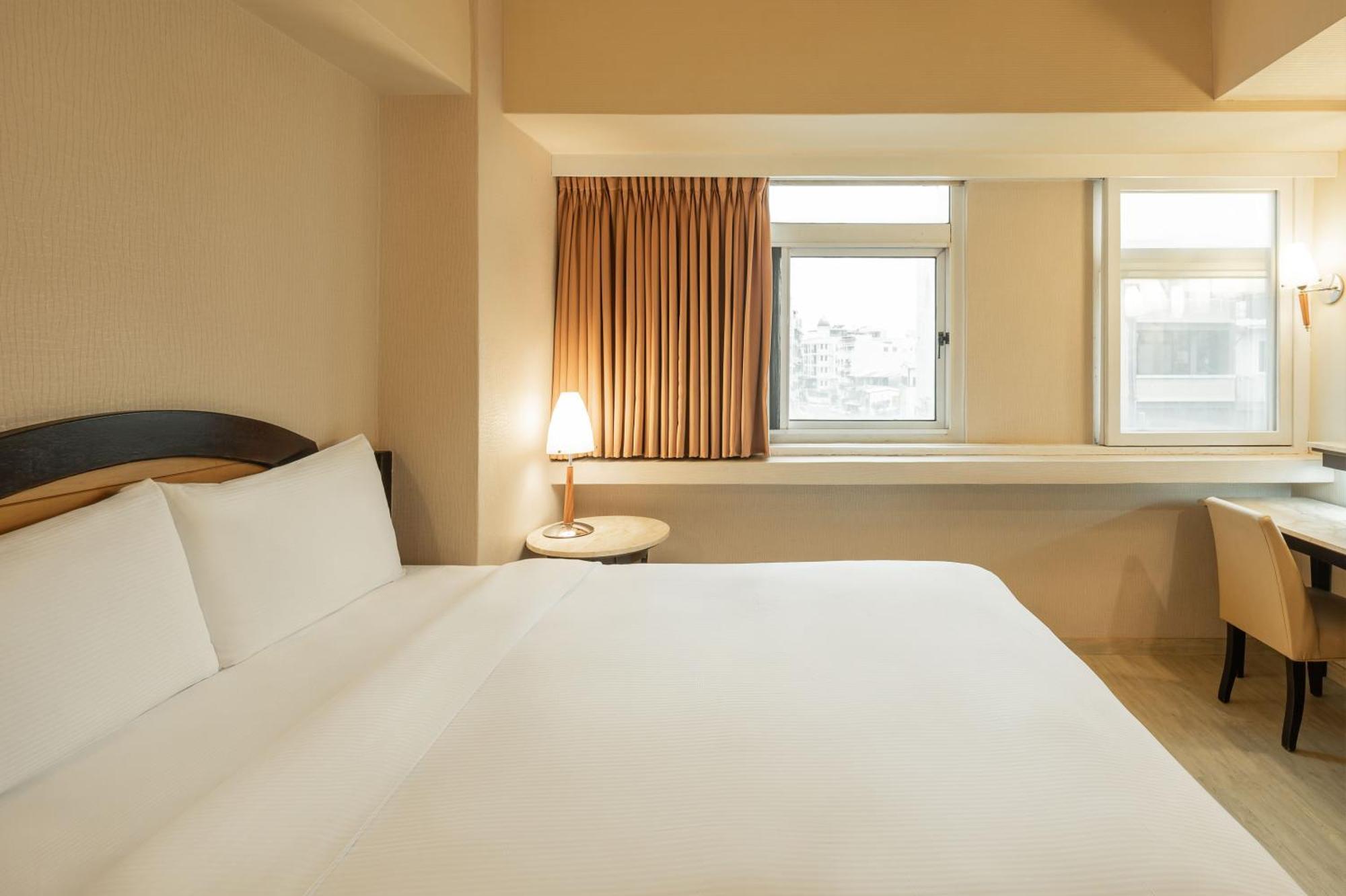 גאושיונג Kindness Hotel Weiwuying חדר תמונה
