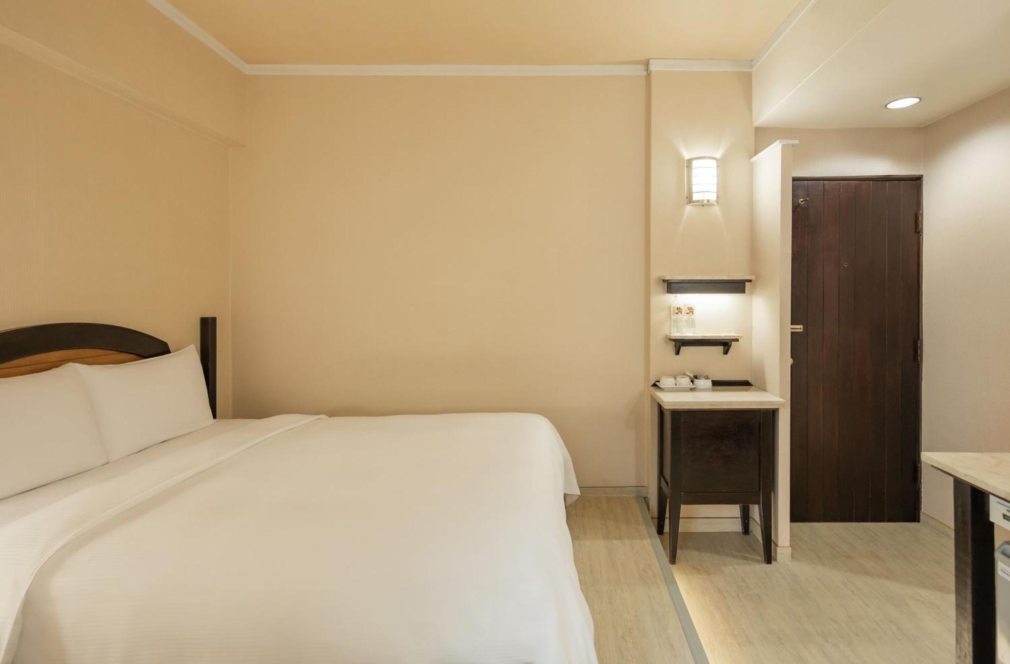 גאושיונג Kindness Hotel Weiwuying חדר תמונה