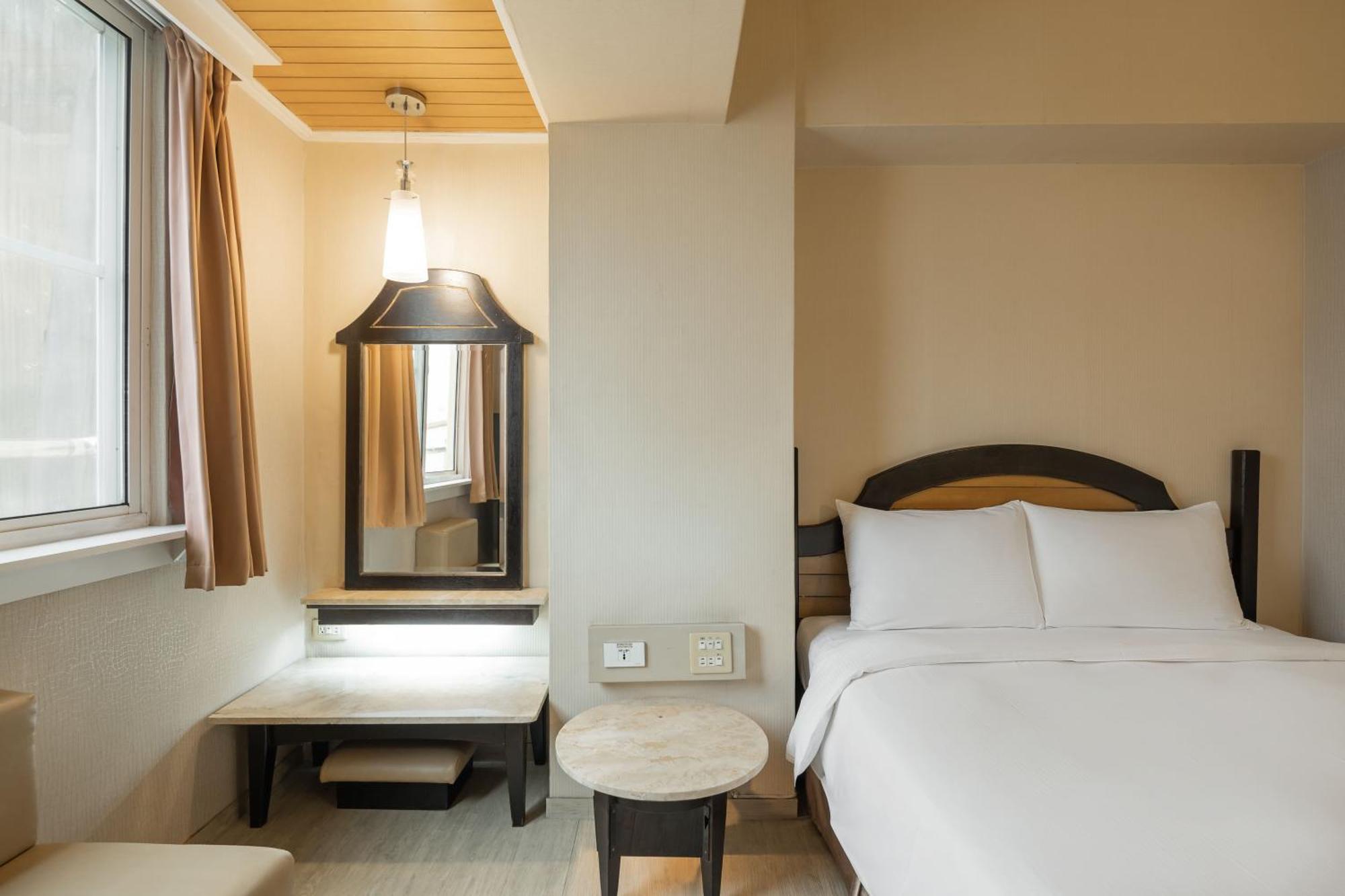 גאושיונג Kindness Hotel Weiwuying חדר תמונה