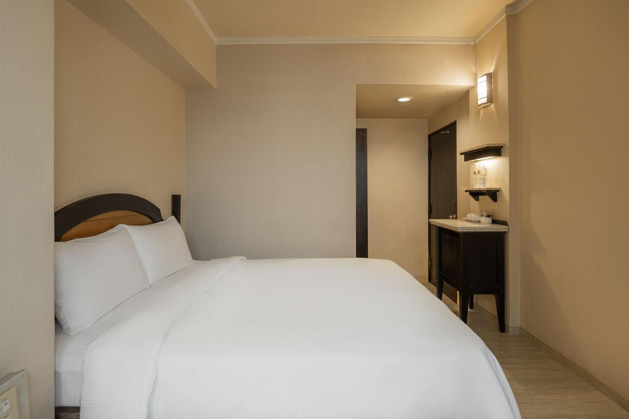 גאושיונג Kindness Hotel Weiwuying חדר תמונה