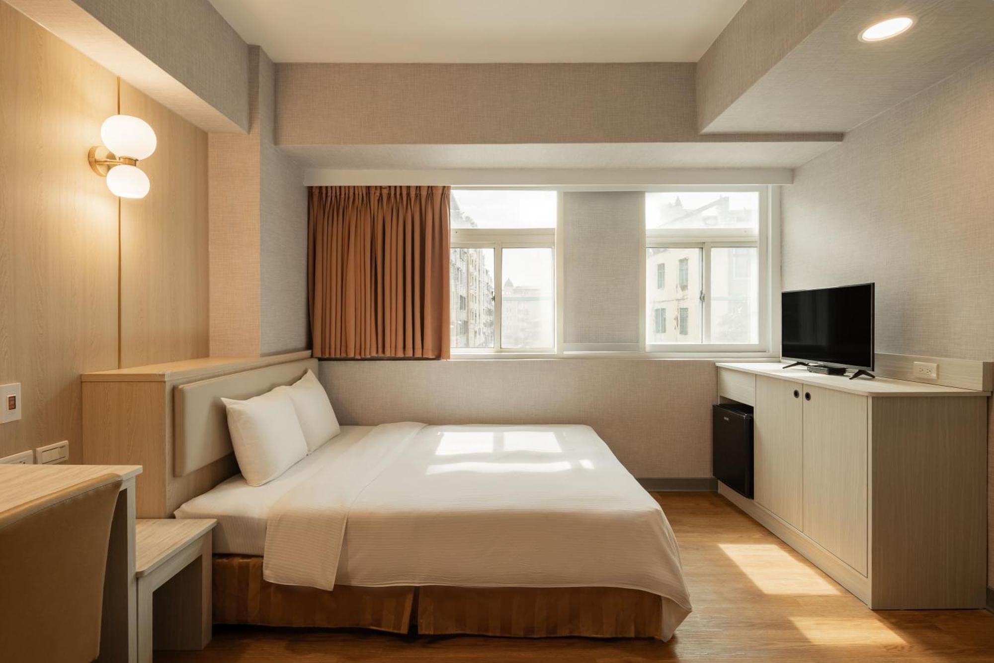 גאושיונג Kindness Hotel Weiwuying מראה חיצוני תמונה