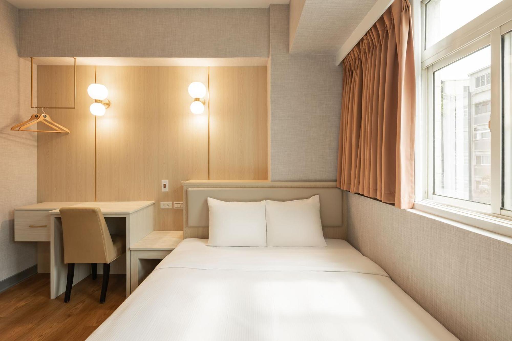 גאושיונג Kindness Hotel Weiwuying מראה חיצוני תמונה