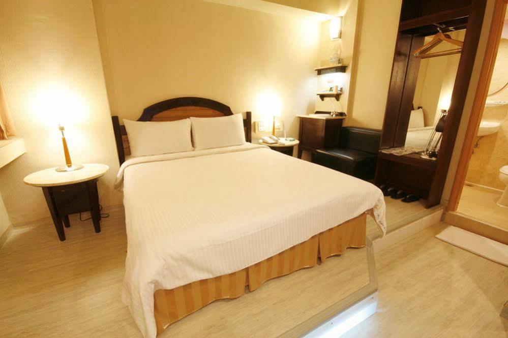 גאושיונג Kindness Hotel Weiwuying מראה חיצוני תמונה